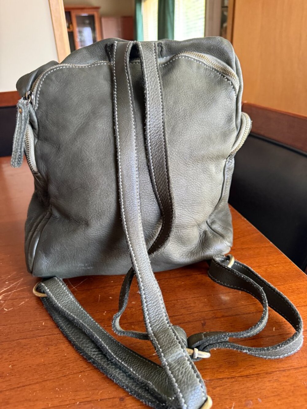 Bolsa Nova Mia Washed Italian Leather Backpack Olive Green - Picture 5 of 7